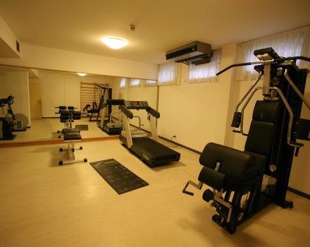 Zimmer mit Fitnessgeräten