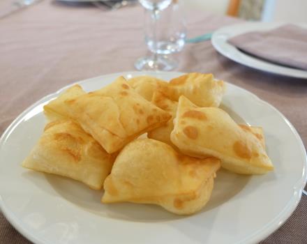 Scopri la cucina tradizionale piacentina con i piatti proposti dal ristorante La Veranda, interno al Park Hotel.