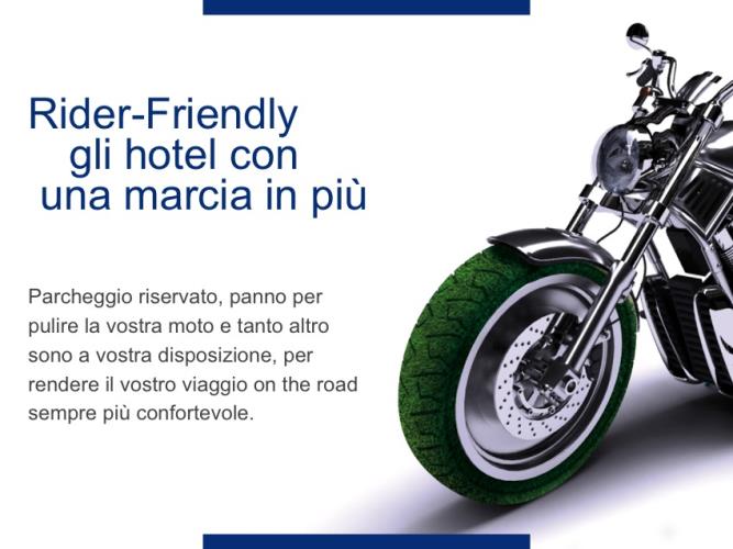 per tutti i motociclisti che amano la moto e che vogliono soggiornare in in hotel attrezzato, che li accolga con piacere e dia loro tutti i servizi di cui hanno bisogno